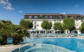 Hotel Paris Resort